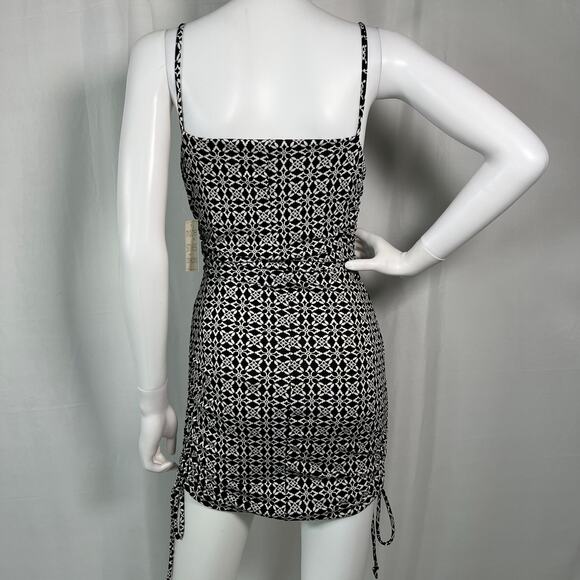 Timing Black and White Pattern Mini Bodycon Dress Medium - Picture 2 of 7